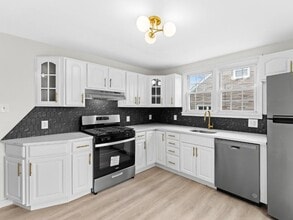 Building Photo - Beautifully Renovated 3-Bedroom, 1.5-Bath Home with Modern Kitchen & Driveway Parking in Mt. Ephr...