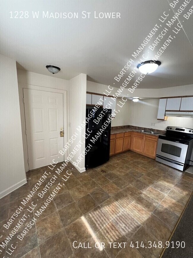 Building Photo - 1228 W Madison St