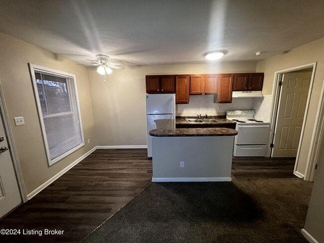 Primary Photo - 4220 Flintlock Dr