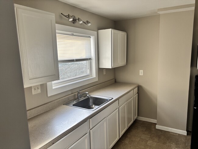 Building Photo - 174 S Burlington St