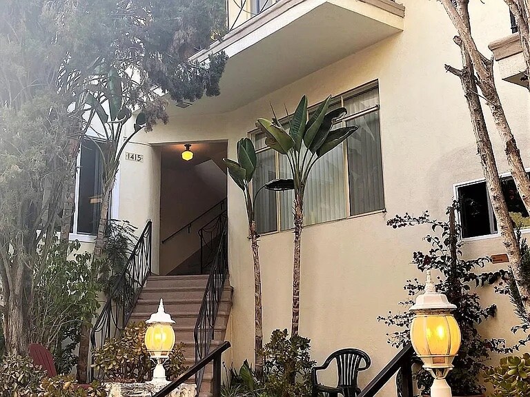 Building Photo - 1417 N Harper Ave