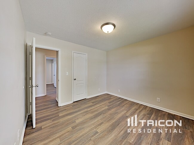 Building Photo - 11733 Shannon Pointe Rd