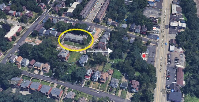 Building Photo - Renovated 2 Bedroom in Bellevue with Priva...