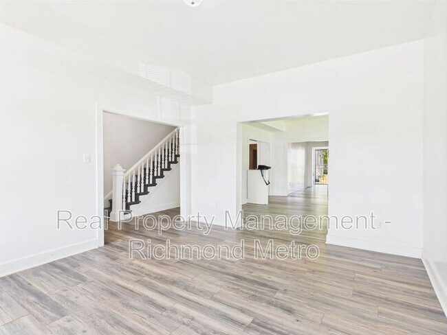 Building Photo - 1610 N 28th St