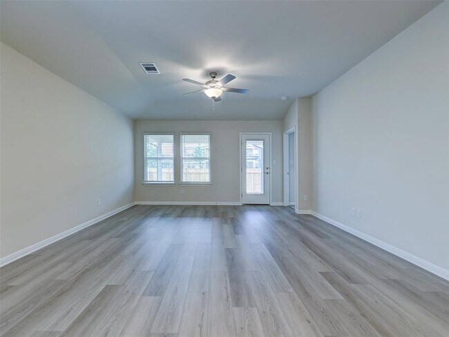Building Photo - 108 Greenspire Ln