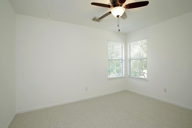 Building Photo - 6902 Afton Woods Dr