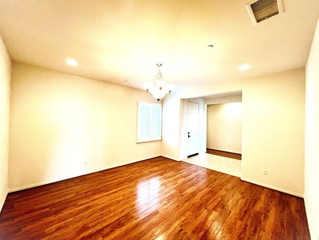 Building Photo - Beautiful 4 Bedroom, 2.5 Baths Single Family Home with 3 Car Tandem Parking Garage and Backyard w...