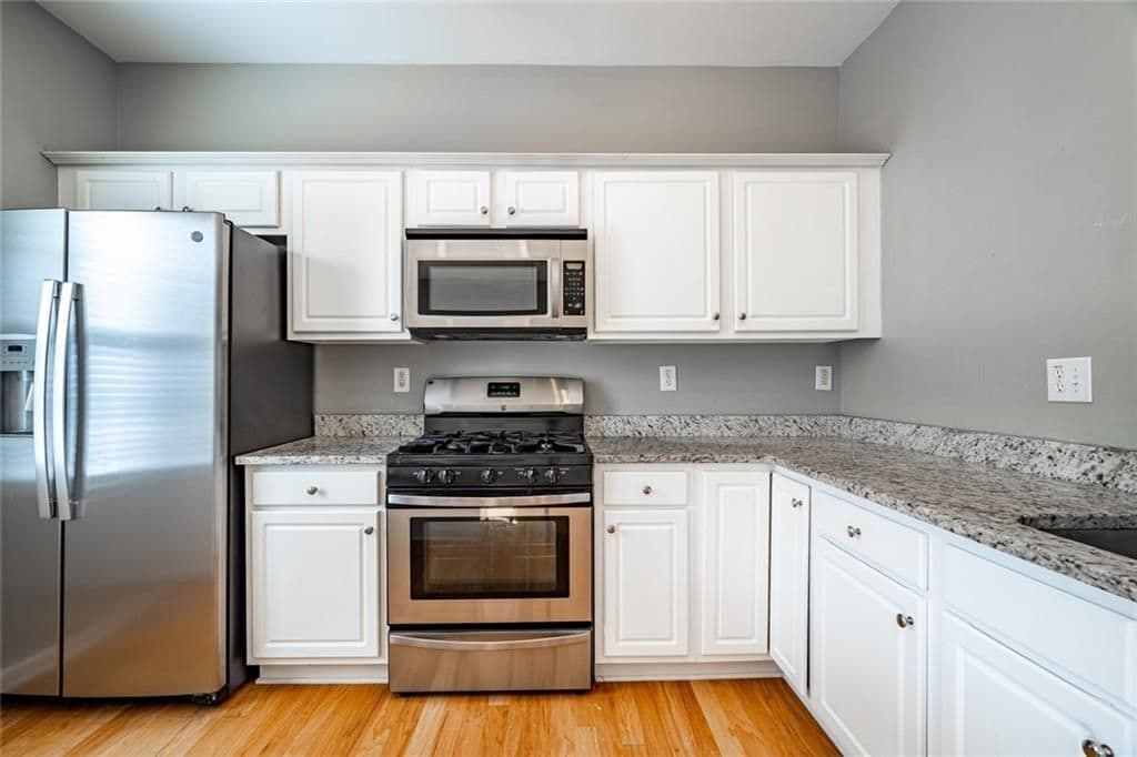 Building Photo - 2302 Towneheights Terrace SE