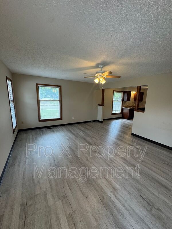 Building Photo - 753 S Campbell Ave