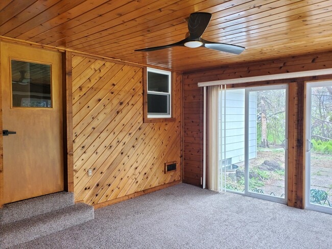Building Photo - 18625 Lola Dr