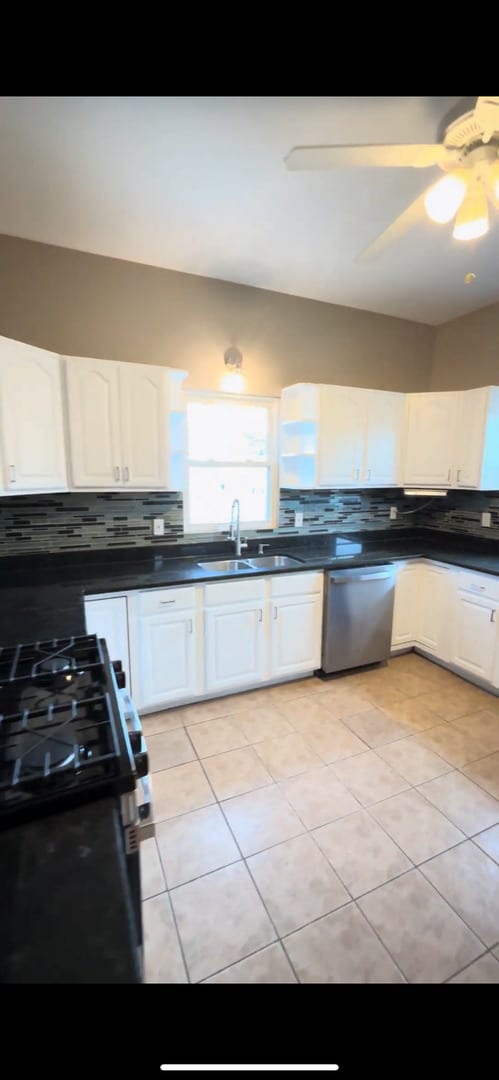 Building Photo - 1657 N Harding Ave