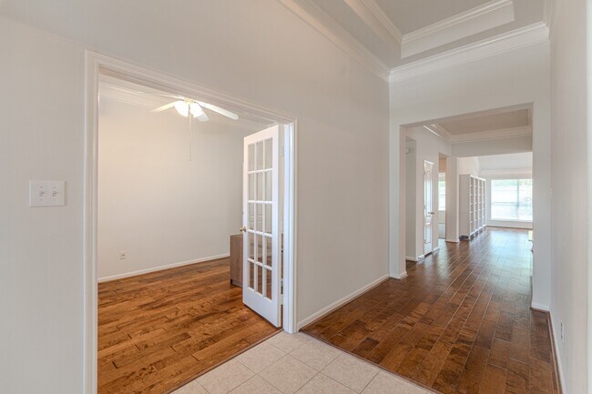 Building Photo - 6618 Trenton Lake Ln