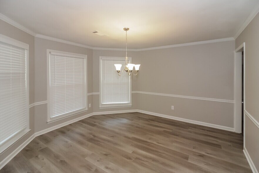 Building Photo - 795 Carianne Cove