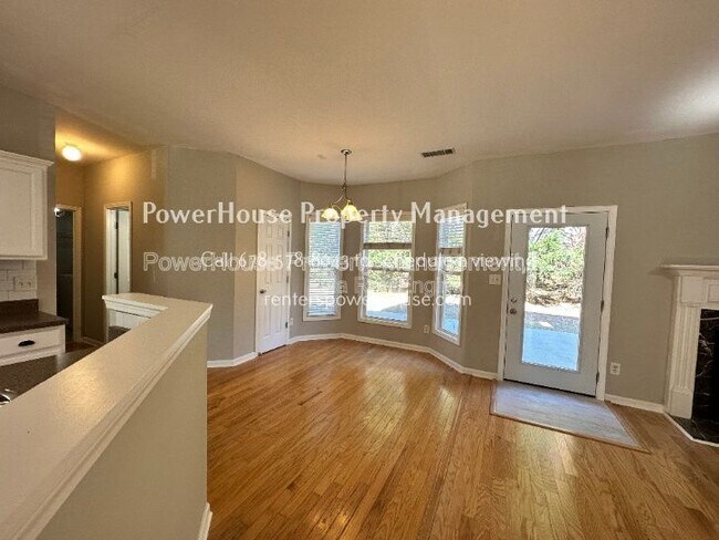 Building Photo - 2403 Walnut Tree Ln