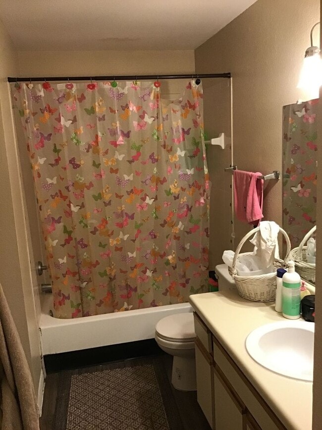 Building Photo - 2 Bedrm (Tradewinds) Condo For Rent ***SEE...