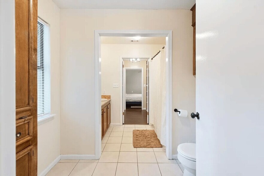 Building Photo - 62 Sharmont Dr