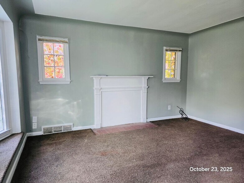 Building Photo - 11466 Somerset Ave