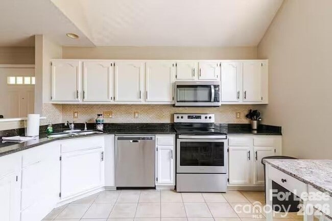 Building Photo - 8263 Southgate Commons Dr