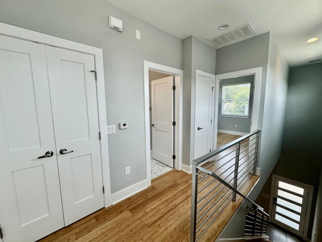 Building Photo - 6911 Meador Ave