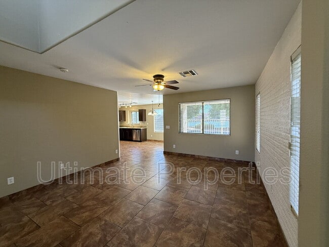 Building Photo - 11171 W Edgemont Ave
