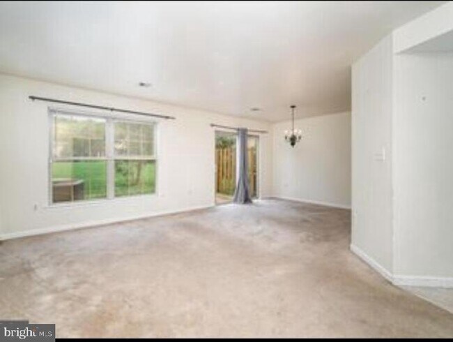 Building Photo - 471 Stonehedge Ln