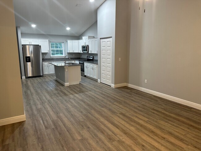 Bar Seating - 9177 N Travis Dr