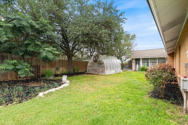 Building Photo - 3704 Austin Cove