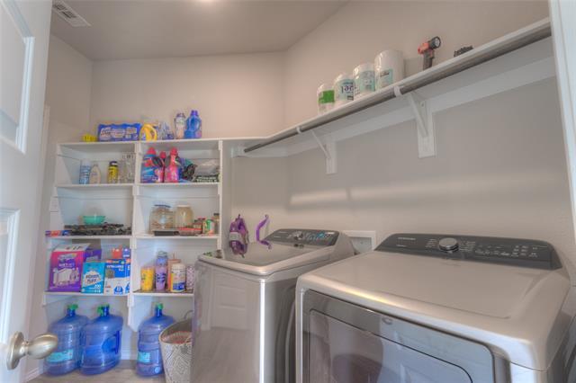 Building Photo - 1305 Benwick Dr