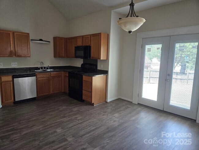 Building Photo - 924 Harbour View Cove NE