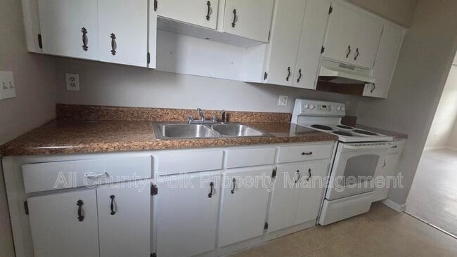 Building Photo - 2936-2938 8 Iron Dr