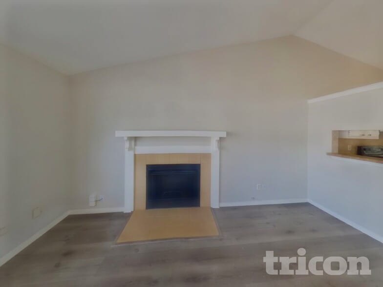 Building Photo - 4652 Baytree Dr