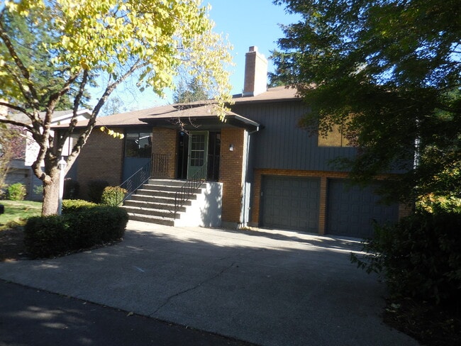 Building Photo - 9908 SW 29th Pl