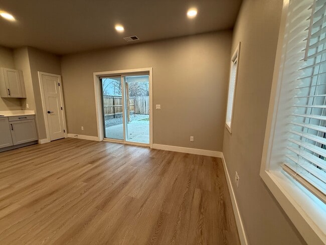 Building Photo - 651 Washington St