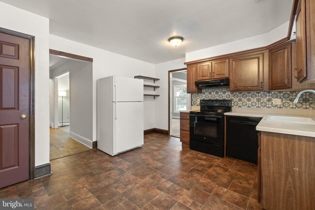 Building Photo - 137 Blackfoot Trail