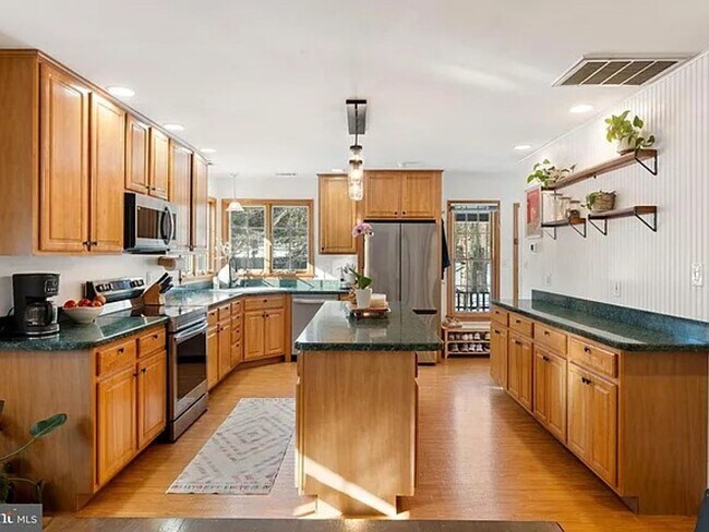Building Photo - Charming 3-Bed/2-Bath Home in Upper Makefield Township. Available NOW!