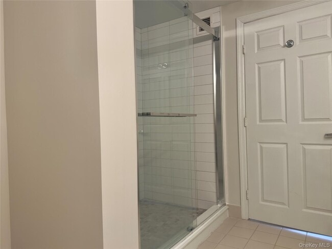 Building Photo - 300 Mamaroneck Ave