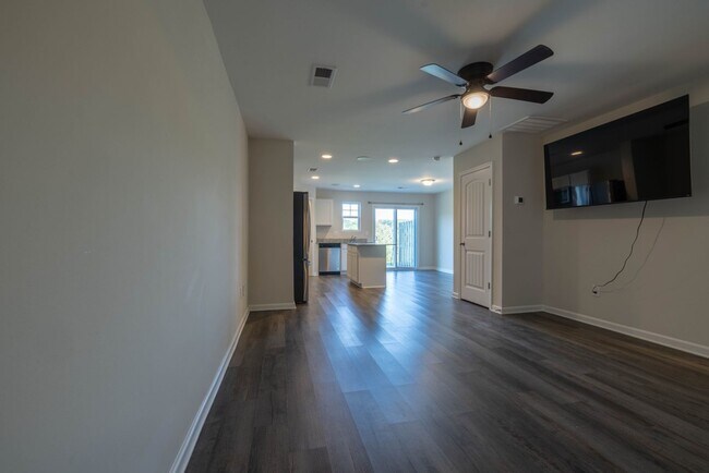 Building Photo - 115 Adger Rd