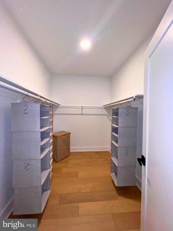 Building Photo - 986 Henry Ave