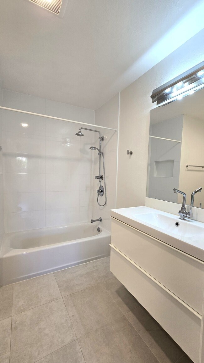 Building Photo - 38715 Huntington Cir