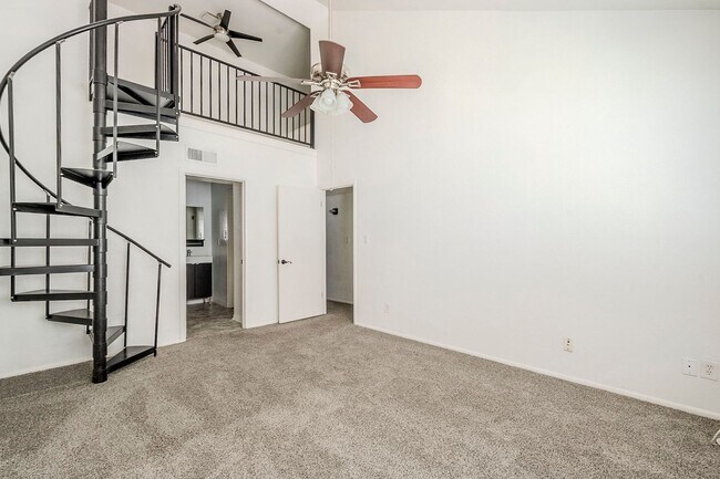 Building Photo - 3 bedroom townhome for rent