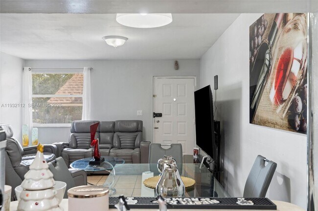 Building Photo - 7111 SW 129th Ave