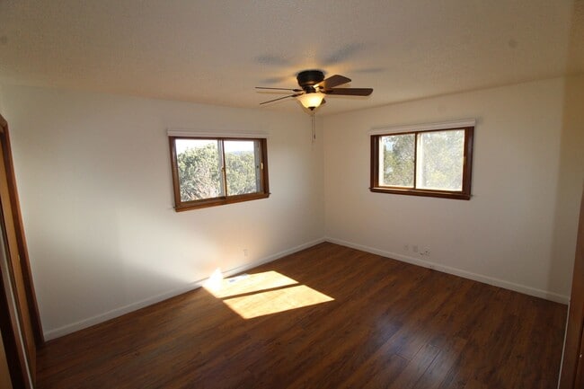 Building Photo - 601 La Bajada Way