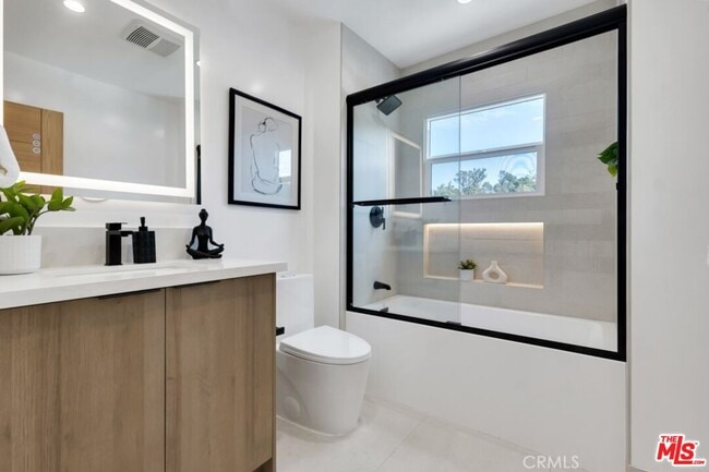 Building Photo - 2222 Valentine St