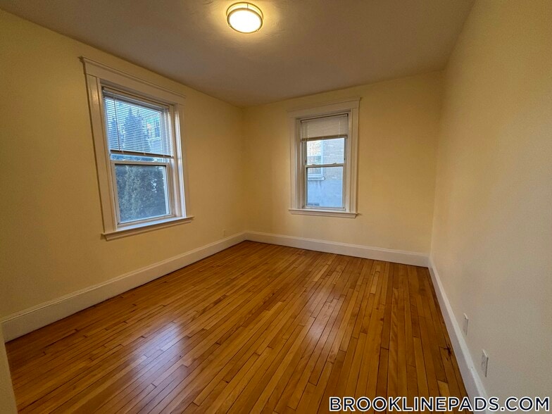 Building Photo - 69 Babcock St