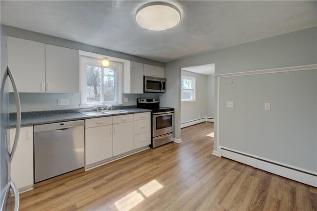 Building Photo - 140 Phillips Rd