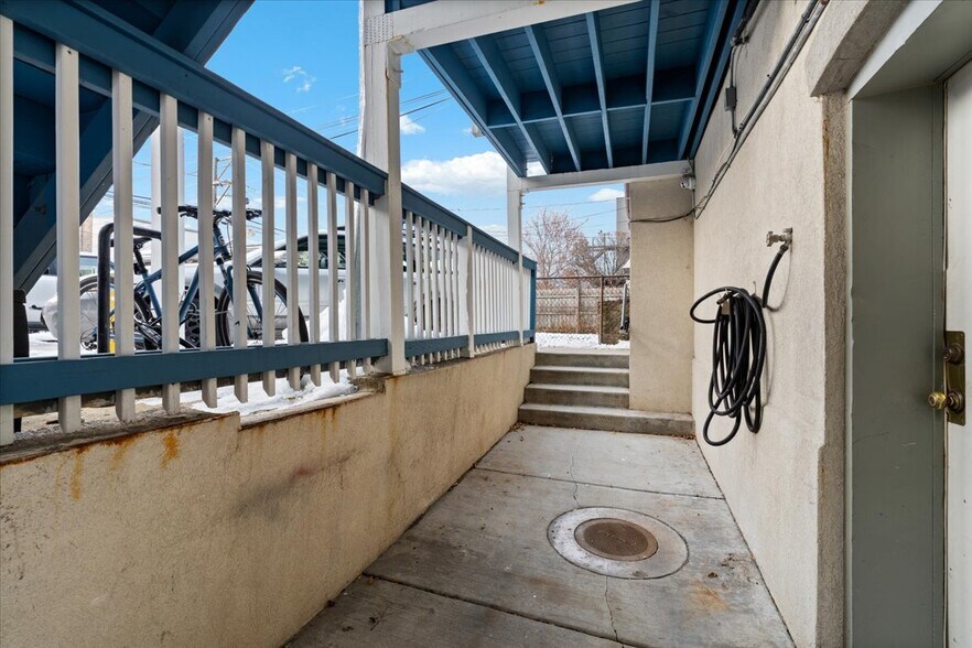 Building Photo - 4906 N Whipple St