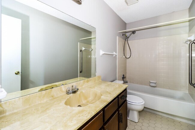 Building Photo - 4475 Window Dr