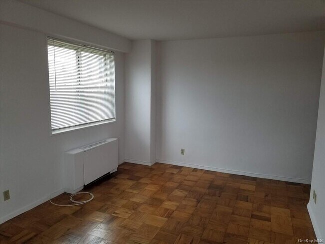 Building Photo - 30 Lake St