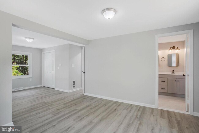 Building Photo - 20478 Poplar Ridge Rd