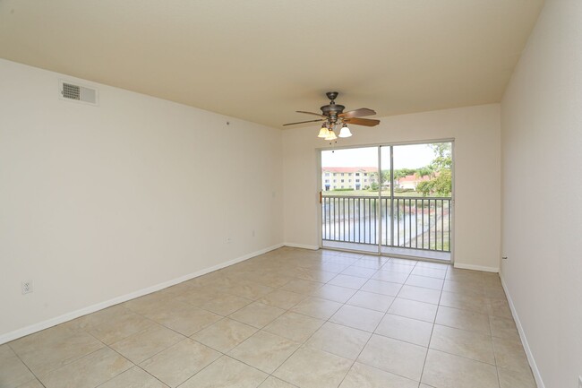 Building Photo - ***NEW PHOTOS ATTACHED***North Naples****G...